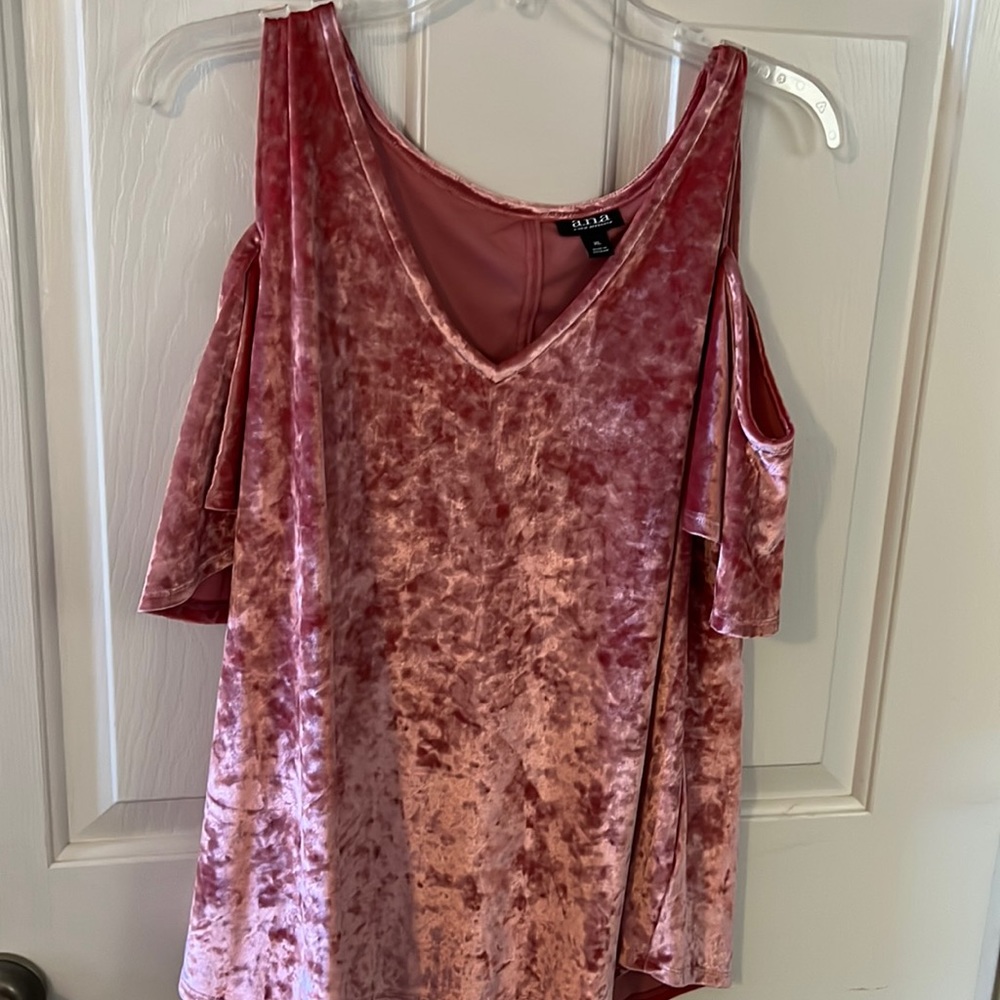 A.n.a XL cold shoulder velvet pink blouse